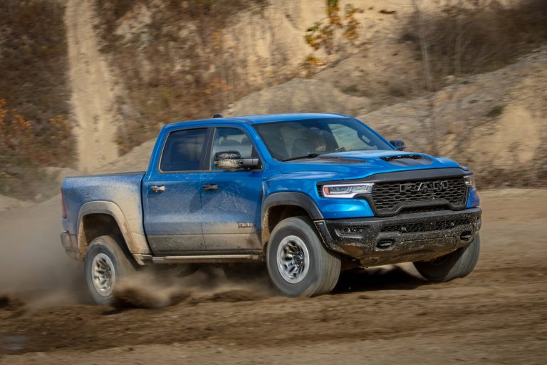 Возвращение Ram 1500 TRX: Обновленный мощный пикап с V8 Hemi