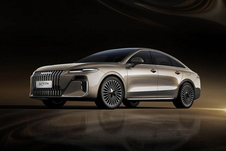 Roewe M7: Флагманский седан с дизайном от легендарного стилиста и передовыми технологиями