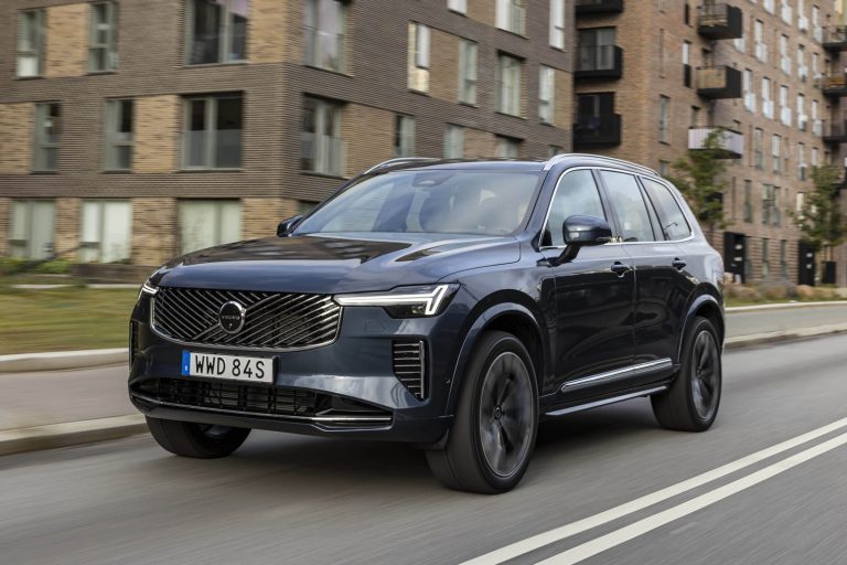 Volvo XC90: Почему Шведы продолжают верить в двигатели внутреннего сгорания?