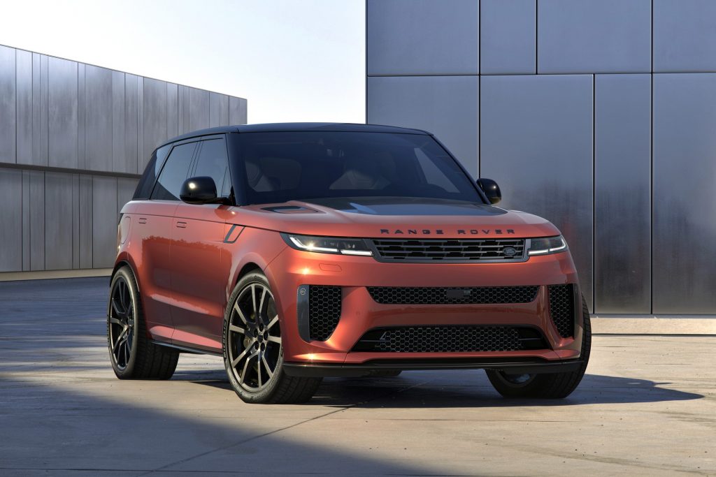 Роскошный внедорожник по цене суперкара: новый Range Rover Sport SV Carbon