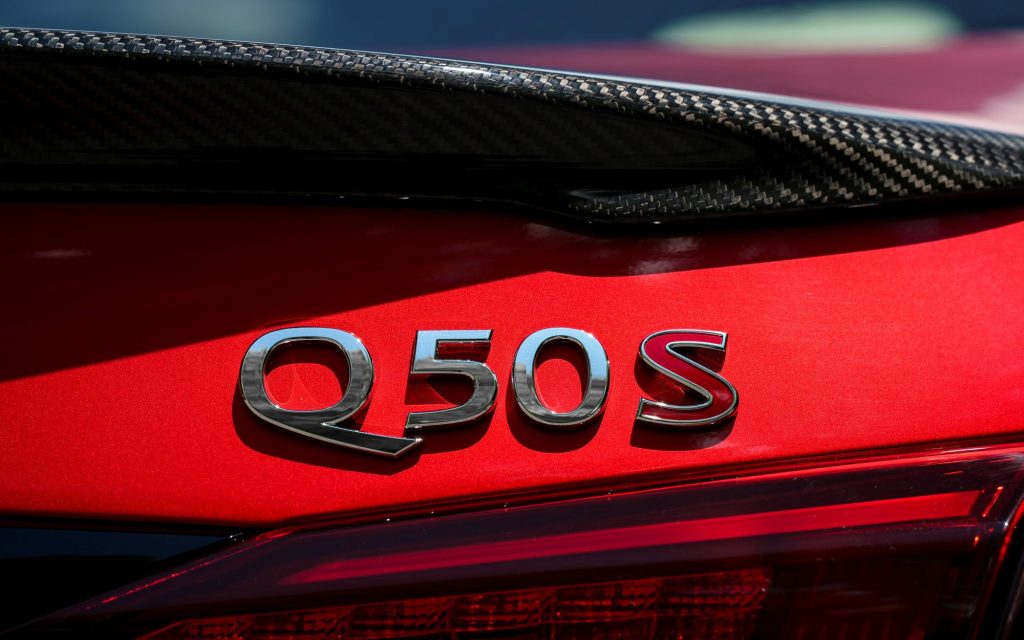 Возвращение Infiniti Q50: Спортседан с Мощным V6 и МКП