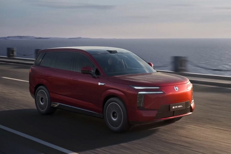 Обновленный кроссовер Denza N8L от BYD: роскошь в компактном формате