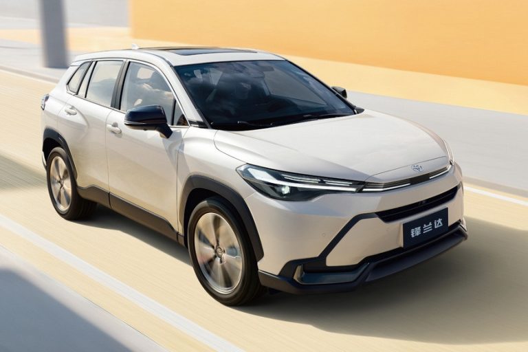 Обновленный Toyota Frontlander: Новый взгляд на популярный кроссовер