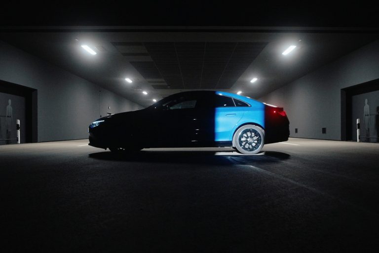 Новый центр испытаний светотехники на головном автополигоне Mercedes-Benz