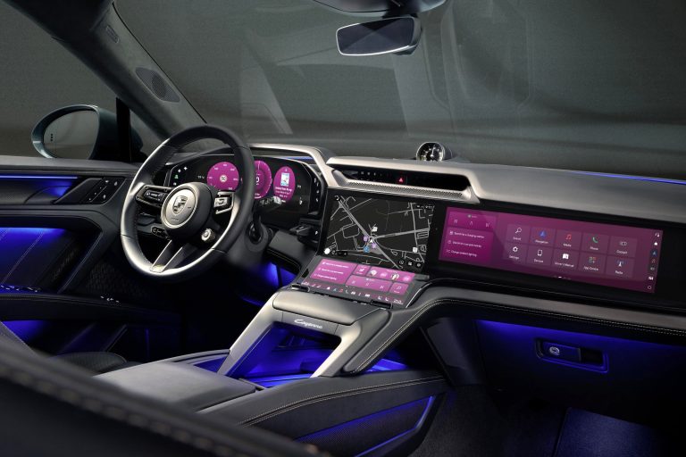 Обновленный Porsche Cayenne: Экраны и инновации в салоне