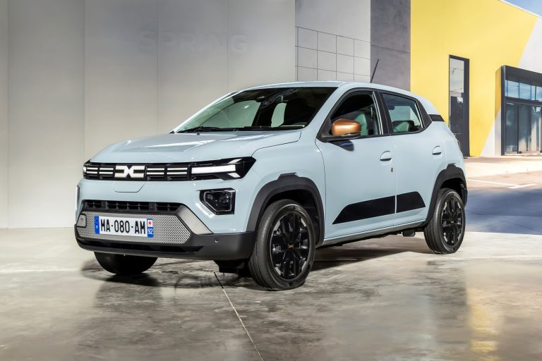 Обновлённый Dacia Spring: новые возможности и старая цена
