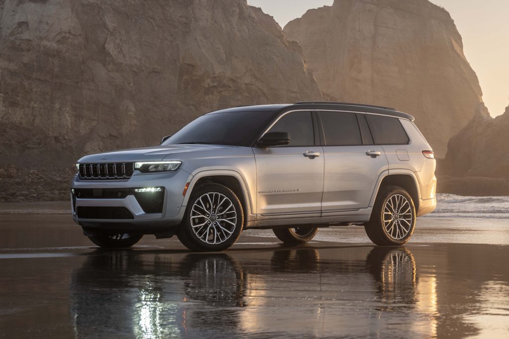 Обновлённый Jeep Grand Cherokee: Новое «лицо», увеличенный экран и мощные двигатели