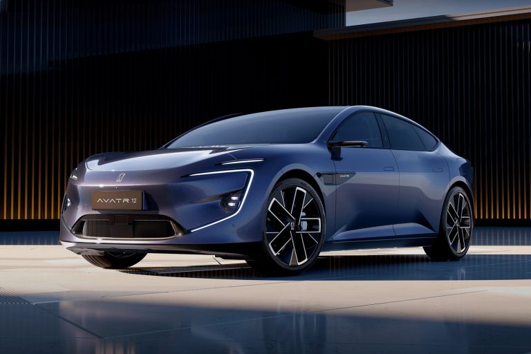 Роскошный седан Avatr 12: Новый игрок на российском автомобильном рынке