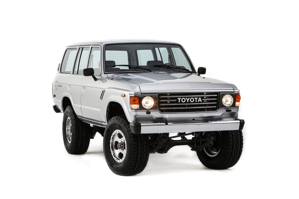 Современная мощь для классики: Toyota обновила Land Cruiser J60 с новым V6