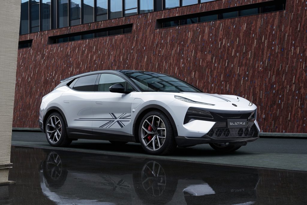 Lotus: Первая мощная гибридная модель на горизонте