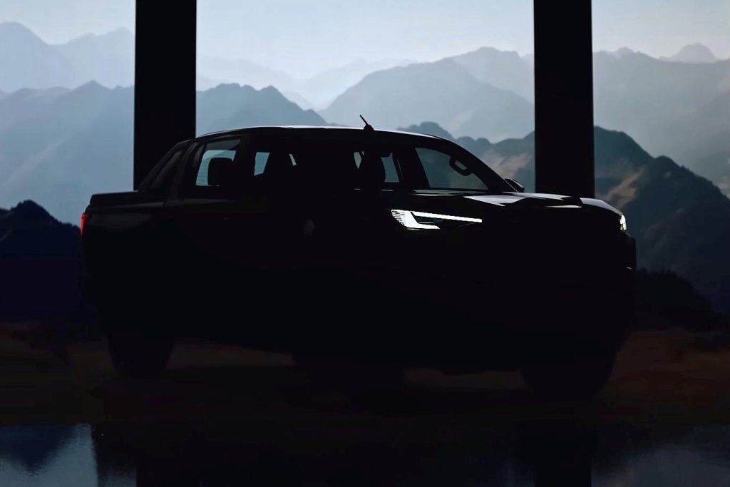 Новый Toyota Hilux: тизеры, дата премьеры и что ожидать