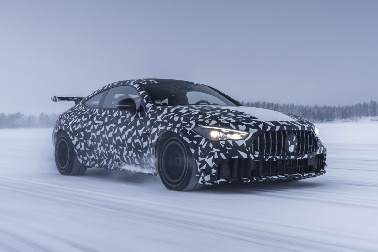 Новая эра Mercedes-AMG: лимитированное купе CLE с мощным V8