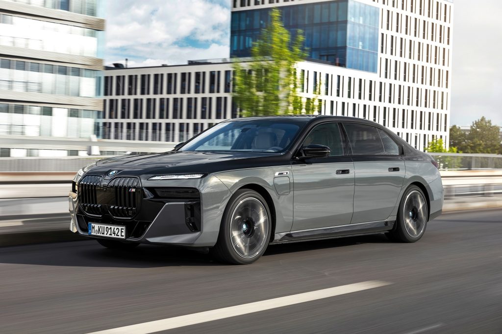 BMW 7 Series: Путь к прогрессу или регрессу в автономном вождении?