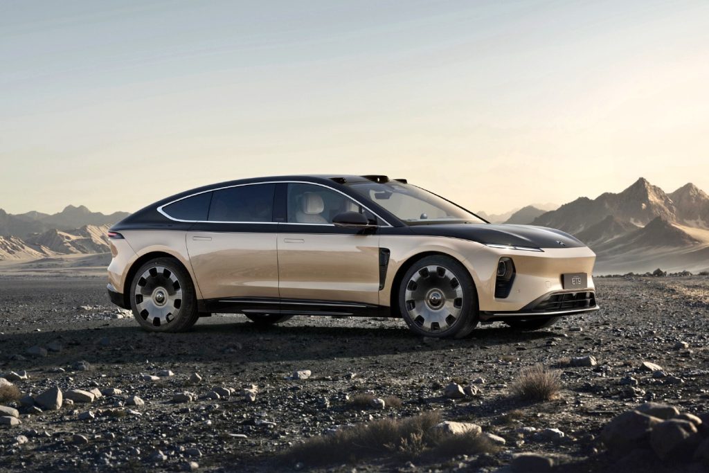 Электроседан Nio ET9: Почему он теряет популярность на фоне конкурентов?