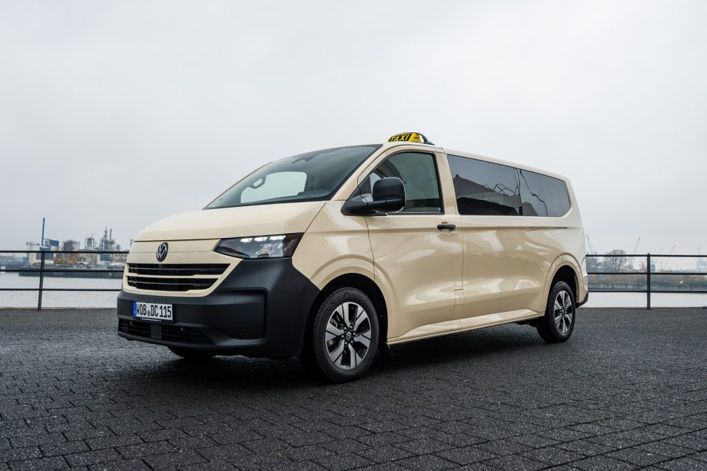 Новые версии Volkswagen Transporter Kombi и Caravelle для такси