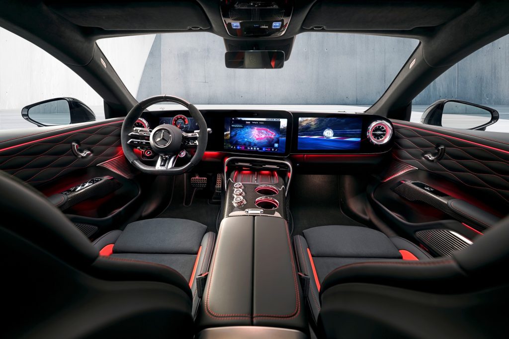 Новый Mercedes-AMG GT 4-door Coupe: Гламур и Технологии в Интерьере