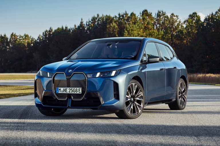 BMW iX: Завершение продаж кроссовера на американском рынке