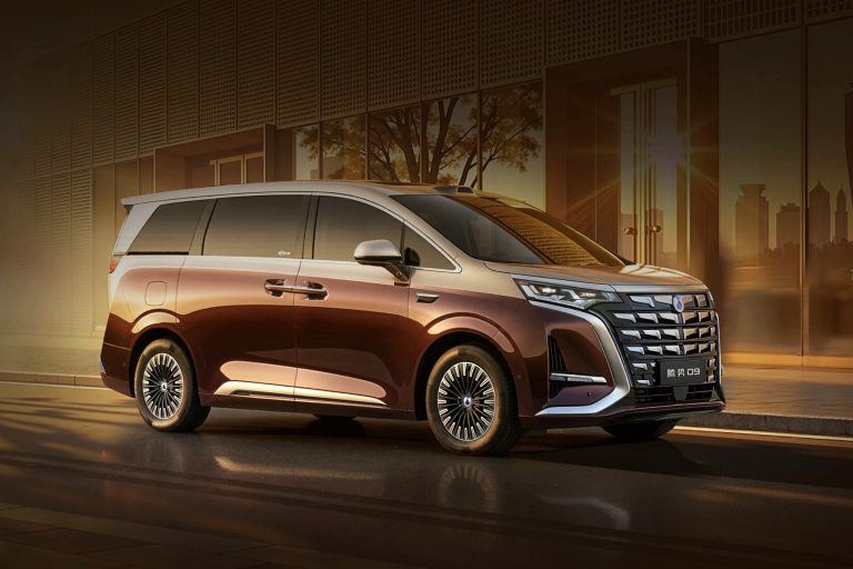 BYD: 16-миллионный NEV-автомобиль на фоне резкого падения продаж