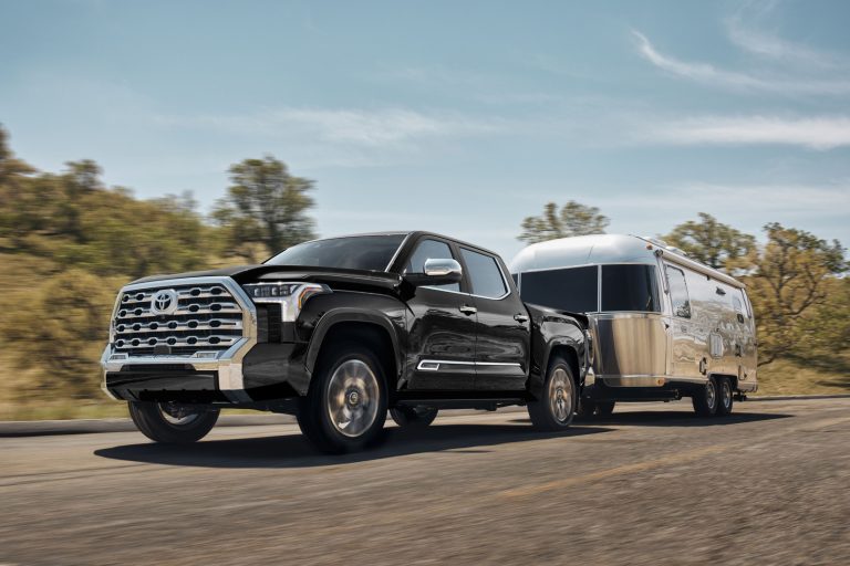 Запуск продаж Toyota Tundra и Highlander в Японии: Новый этап для японского автопрома