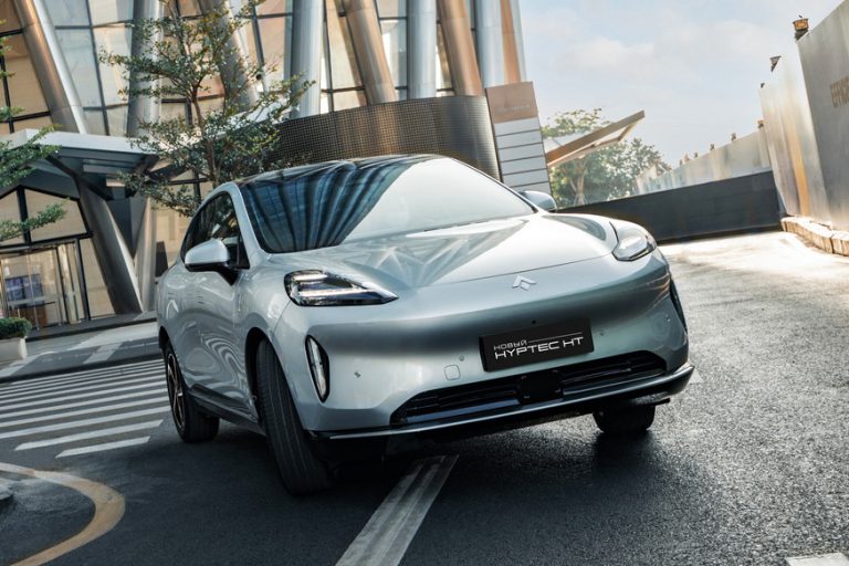 Новый купеобразный кроссовер GAC Hyptec HT: что нужно знать о его появлении в России