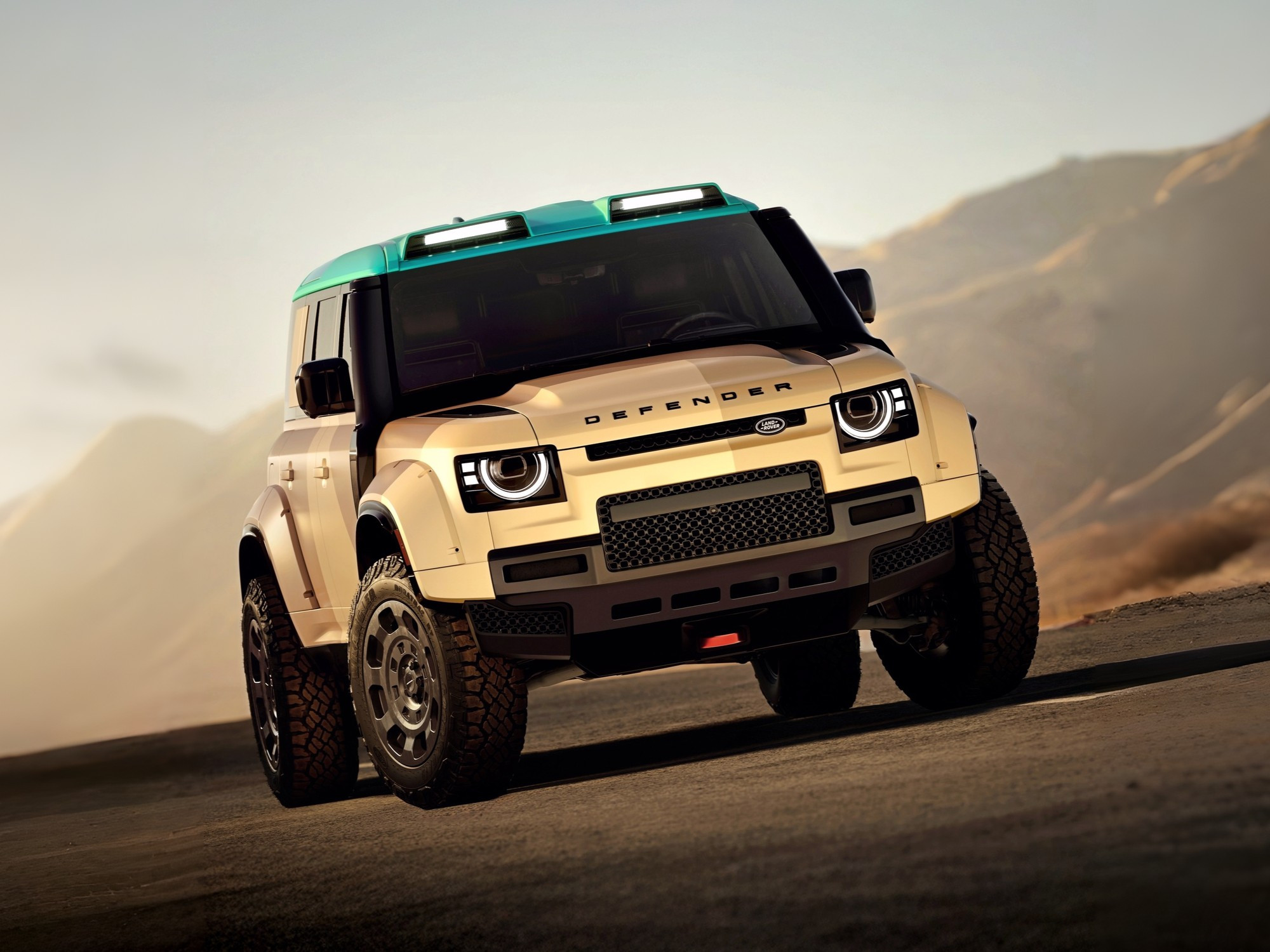 Land Rover представляет экстремальный Defender Dakar с мощным V8 и уникальным «режимом полёта»