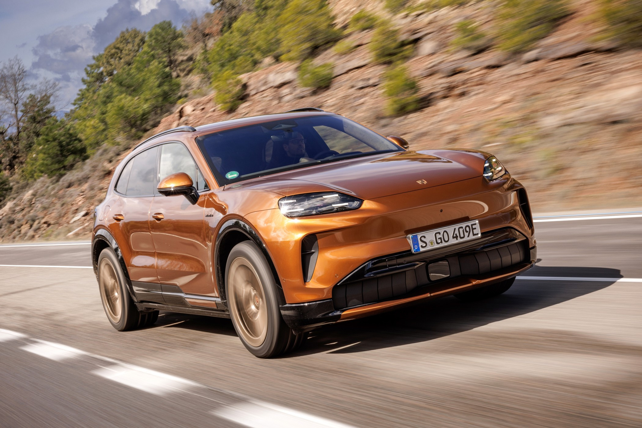 Обновления Porsche Cayenne Electric: Новые технологии для вашего комфорта