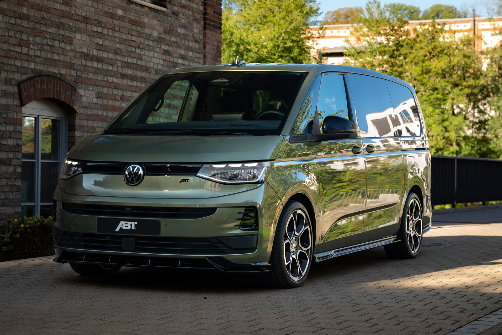 Volkswagen и ABT Sportsline: Новые Спортивные Версии Multivan и California
