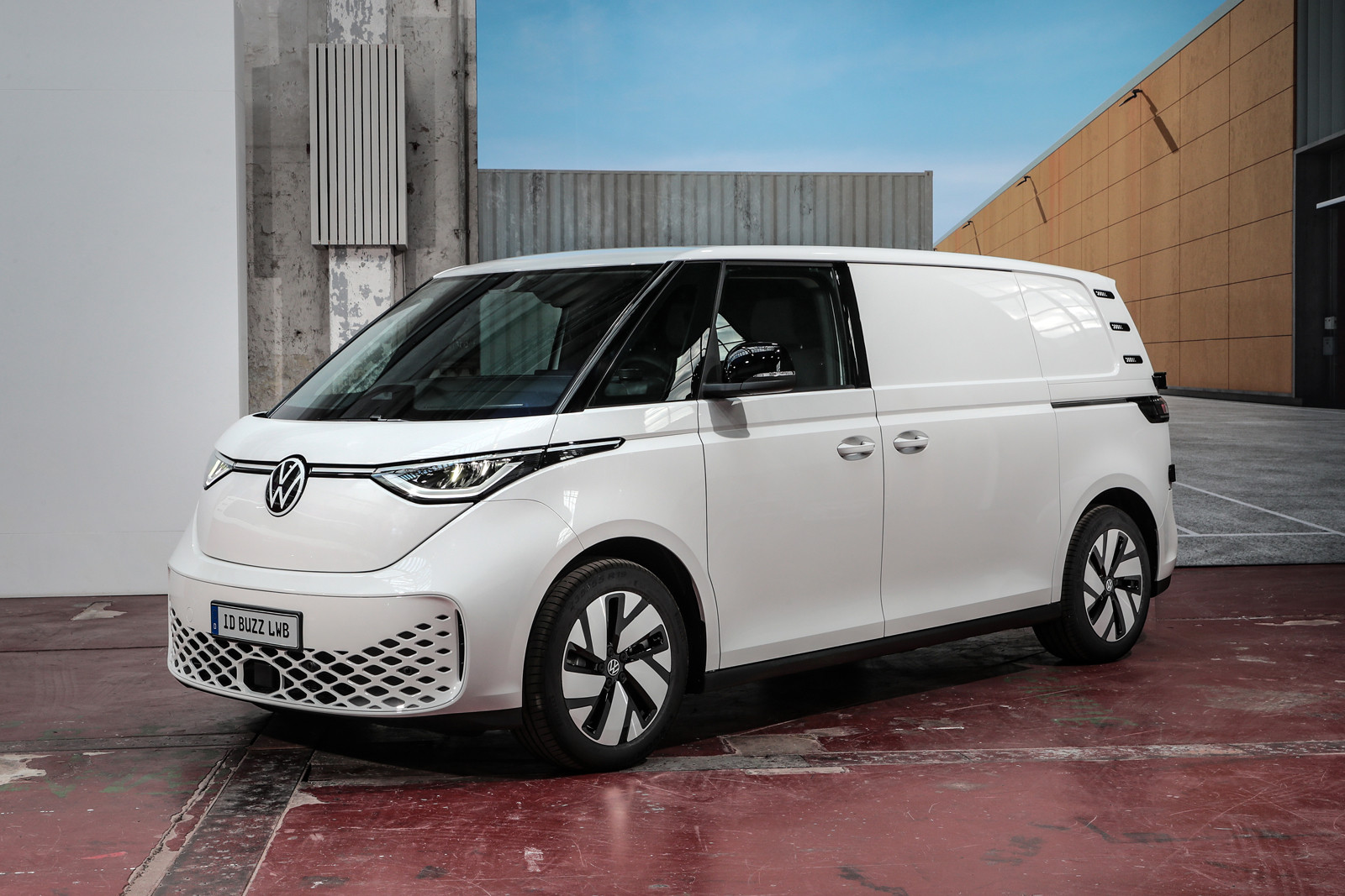 Новая эра коммерческого транспорта: удлинённый Volkswagen ID. Buzz Cargo