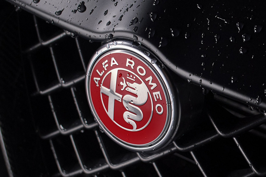Alfa Romeo представляет новый концепт Cuorerosso