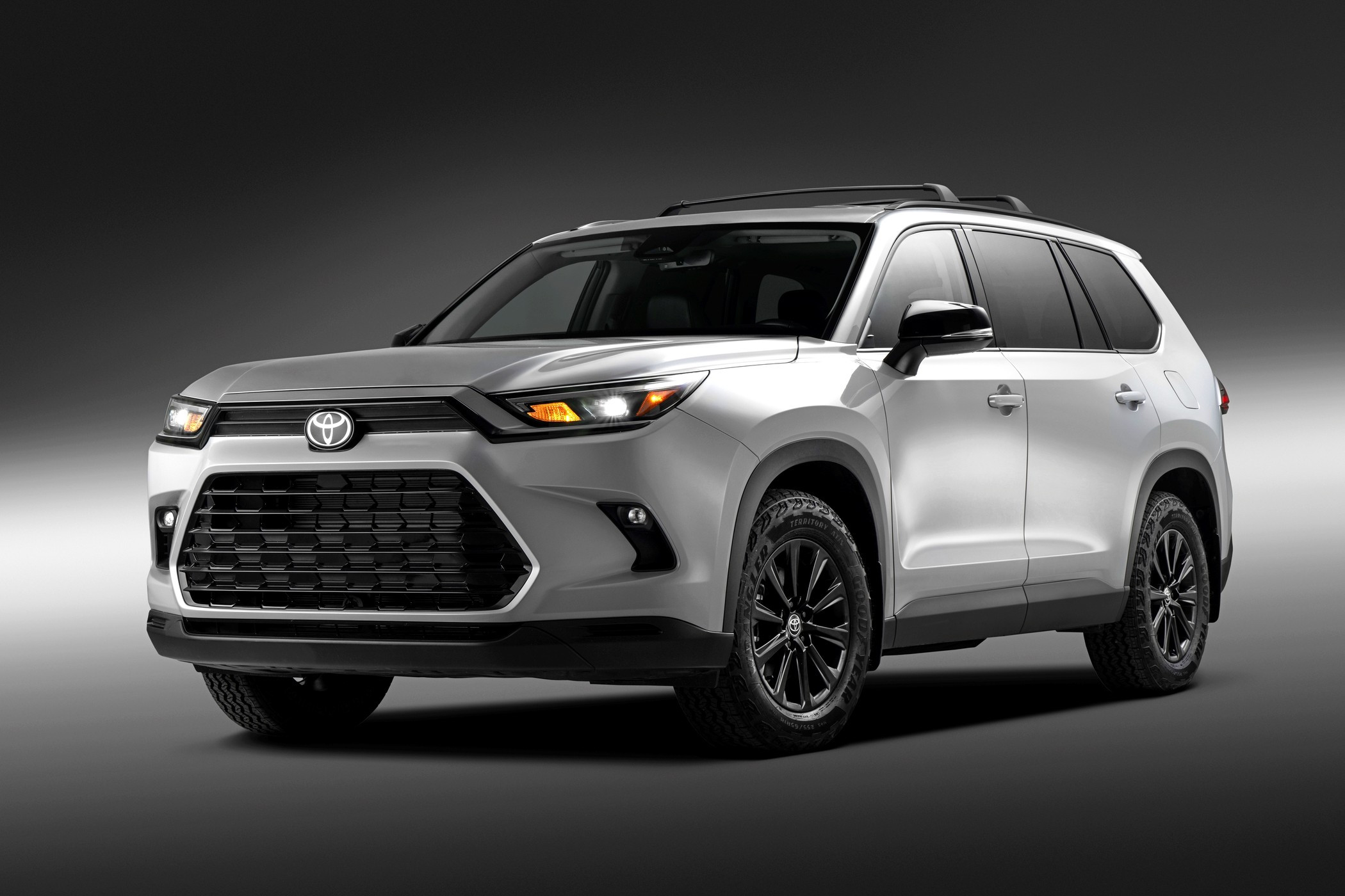 Новый Toyota Grand Highlander Woodland: идеальный семейный кроссовер для приключений