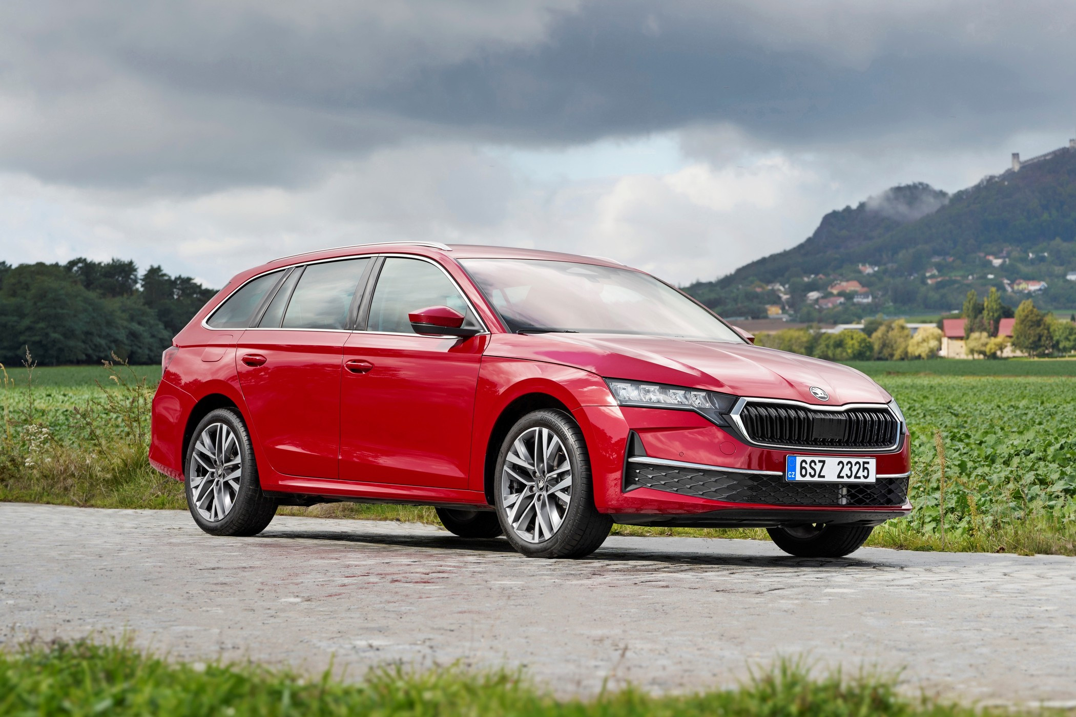 Skoda Octavia: Новые гибридные версии на рынке
