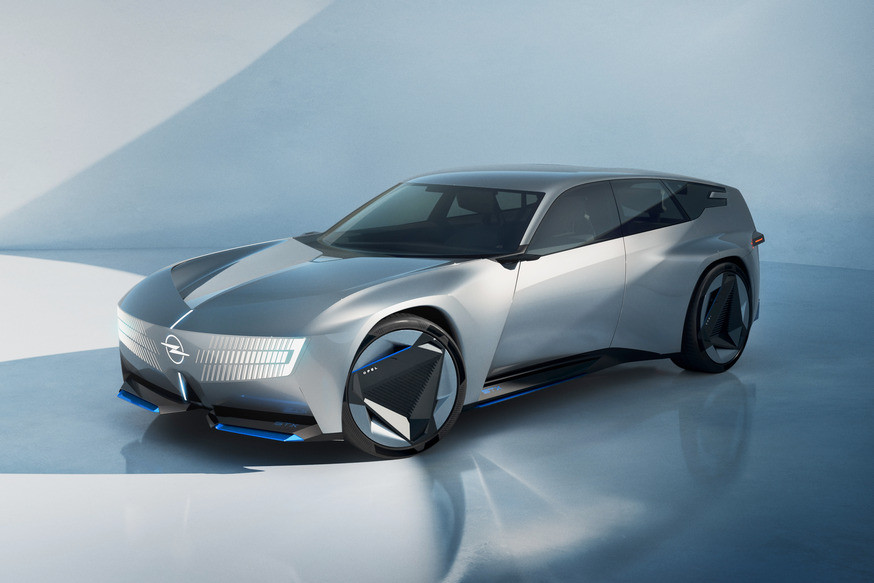 Изменения в дизайне Opel: универсал STX Concept на Парижском автосалоне