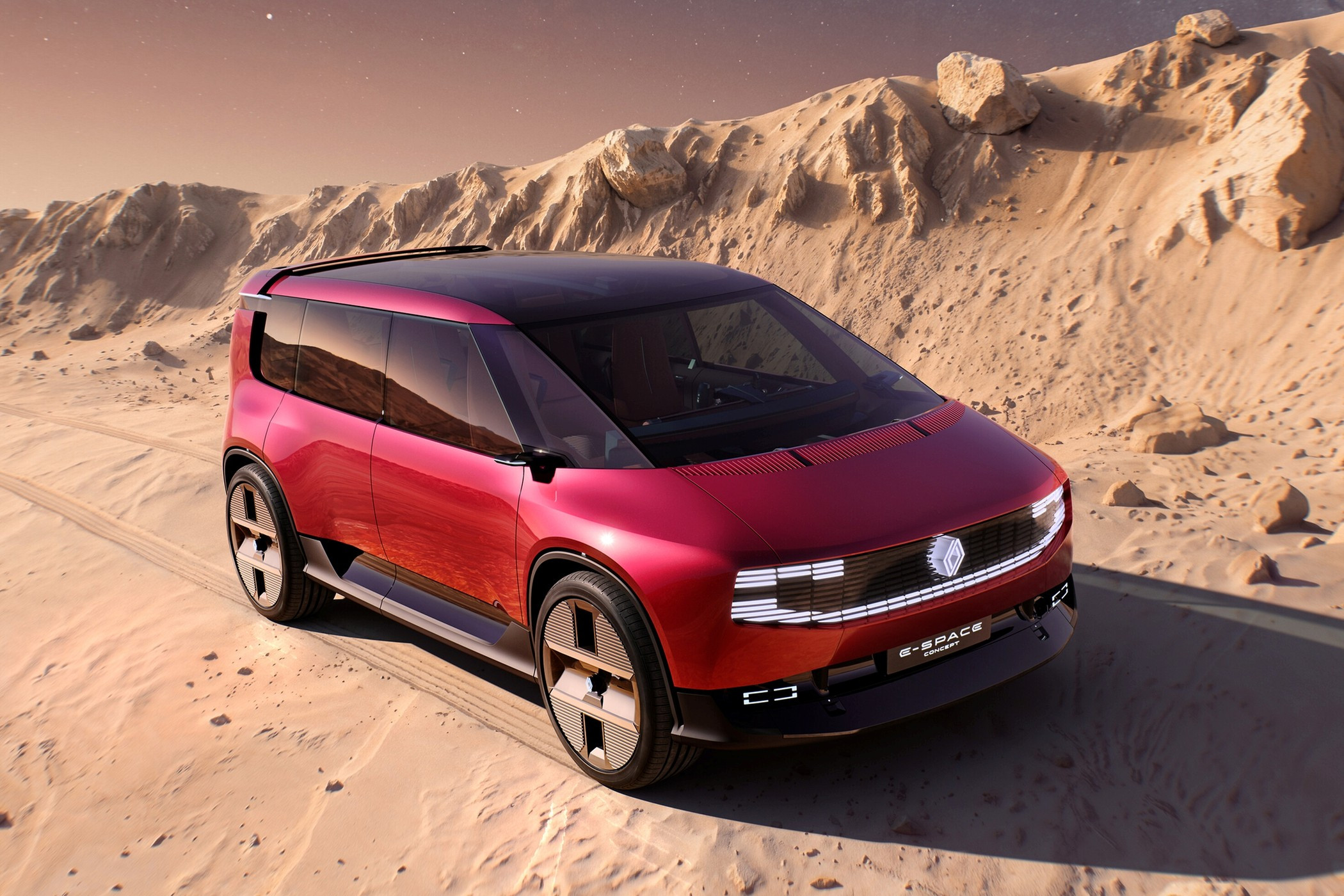 Renault E-Space: Возрождение минивэнов с новейшими технологиями