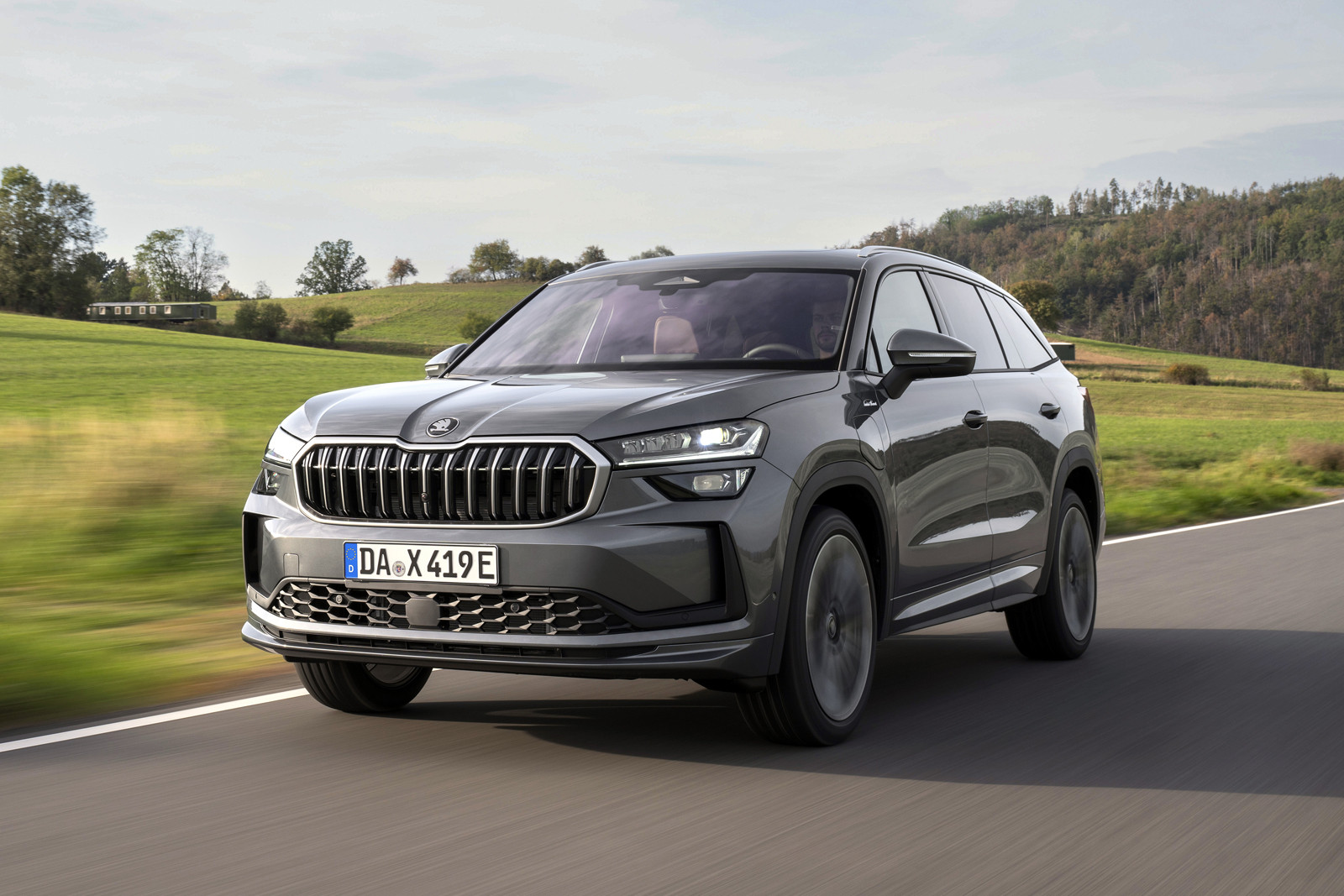 Skoda Kodiaq к 10-летию получил 272-сильный гибрид и роскошную версию Laurin & Klement