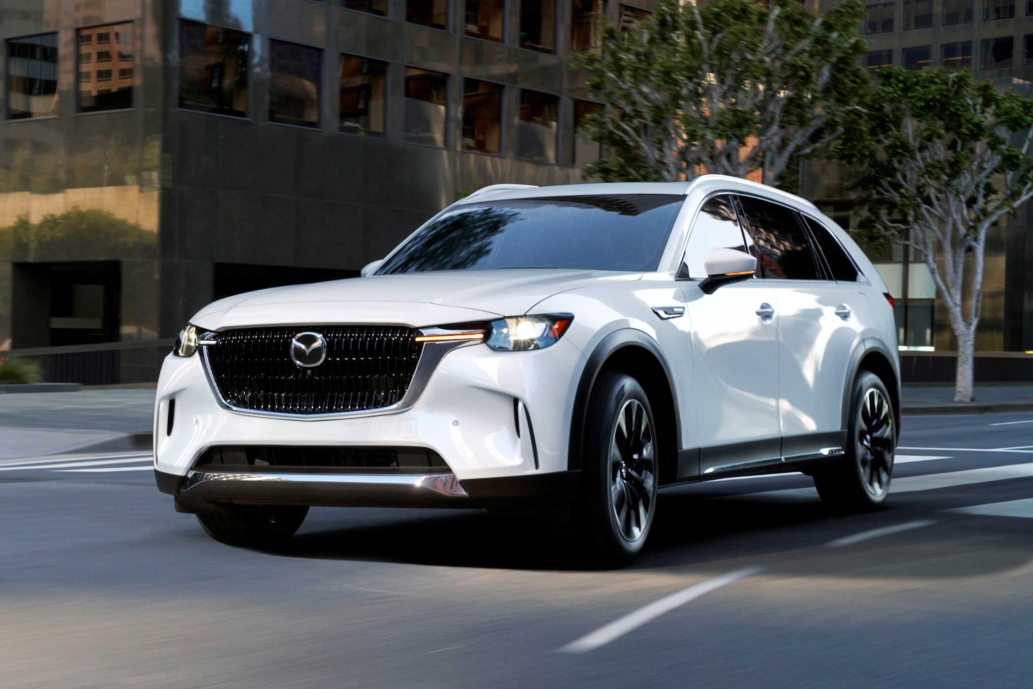 Объединение Mazda CX-90 и CX-70: Новый взгляд на кроссоверы